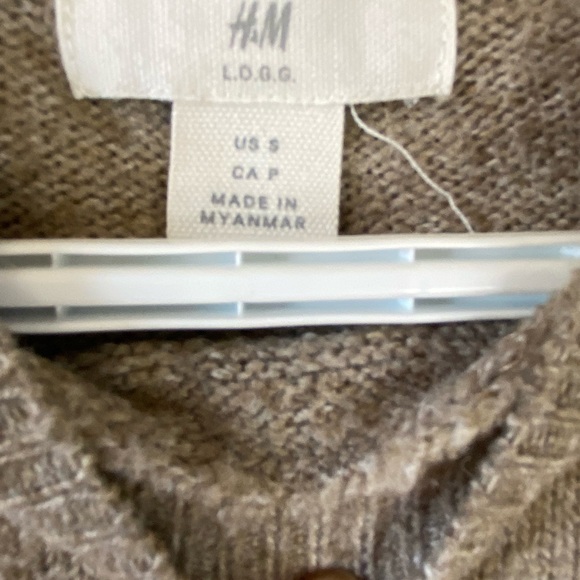 H&M Colour-block Knit Sweater - Picture 4 of 4